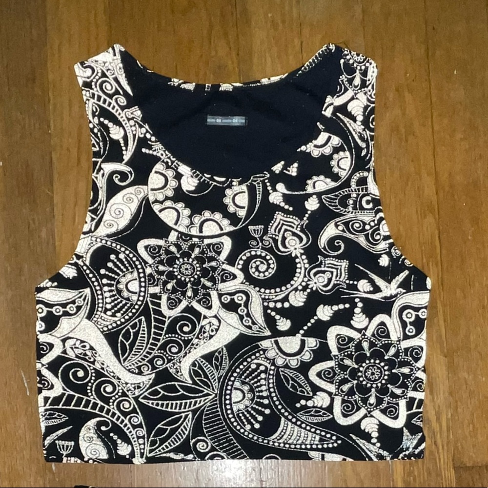 Oiselle Firecracker Crop - size 4